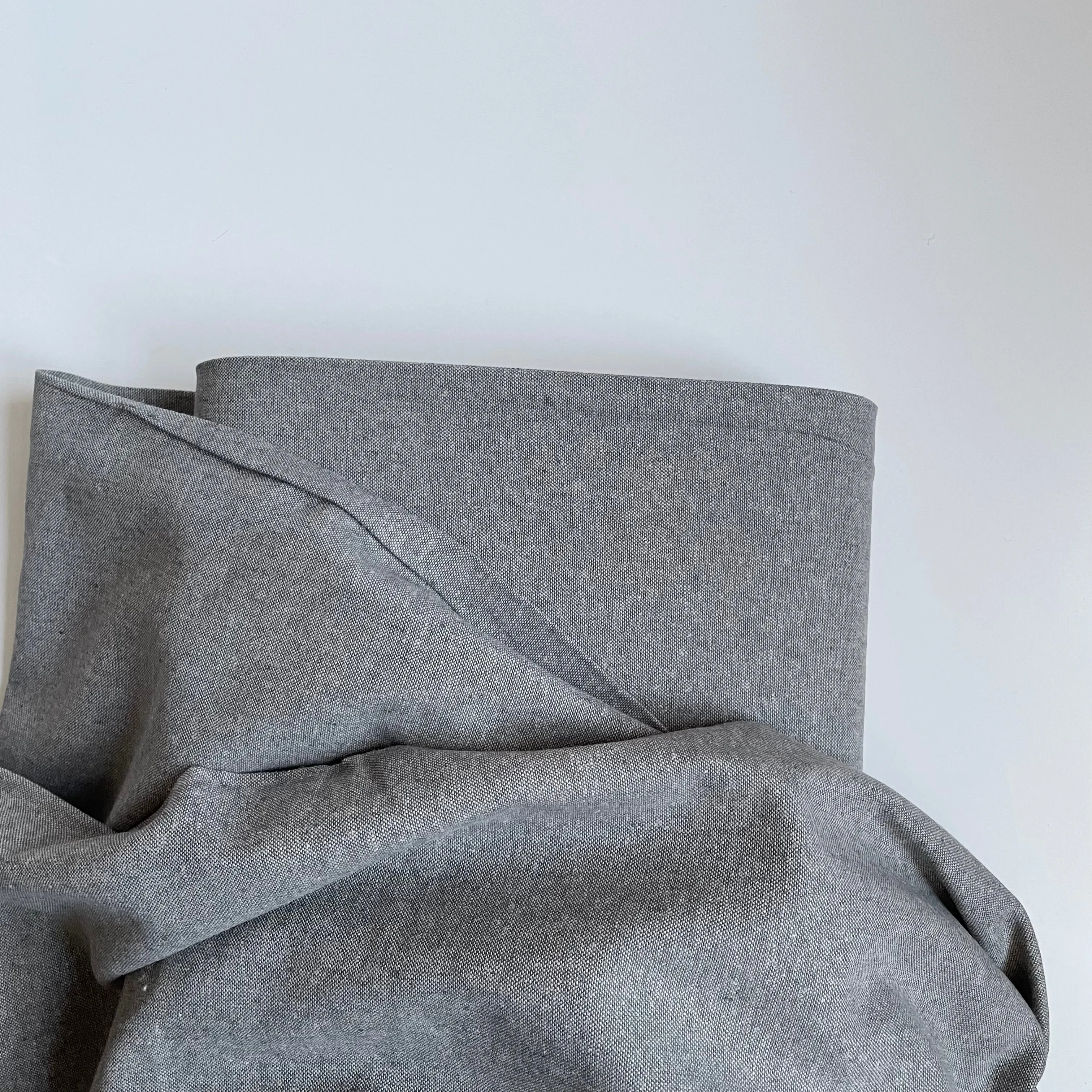 Robert Kaufman : Essex Yarn Dyed Linen / Cotton - Graphite