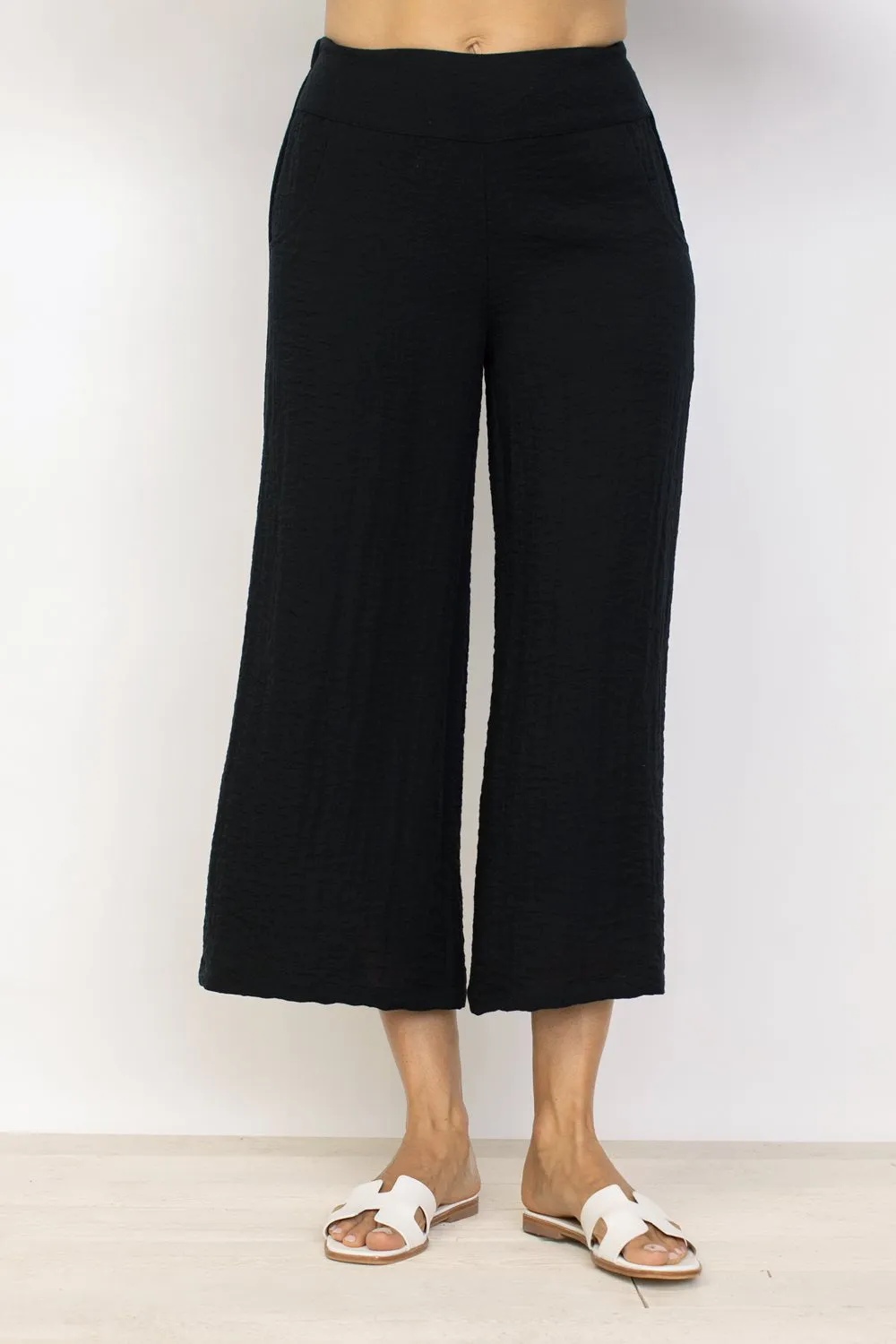 Women's Habitat | Express Travel Crinkle Crop Pant | Black